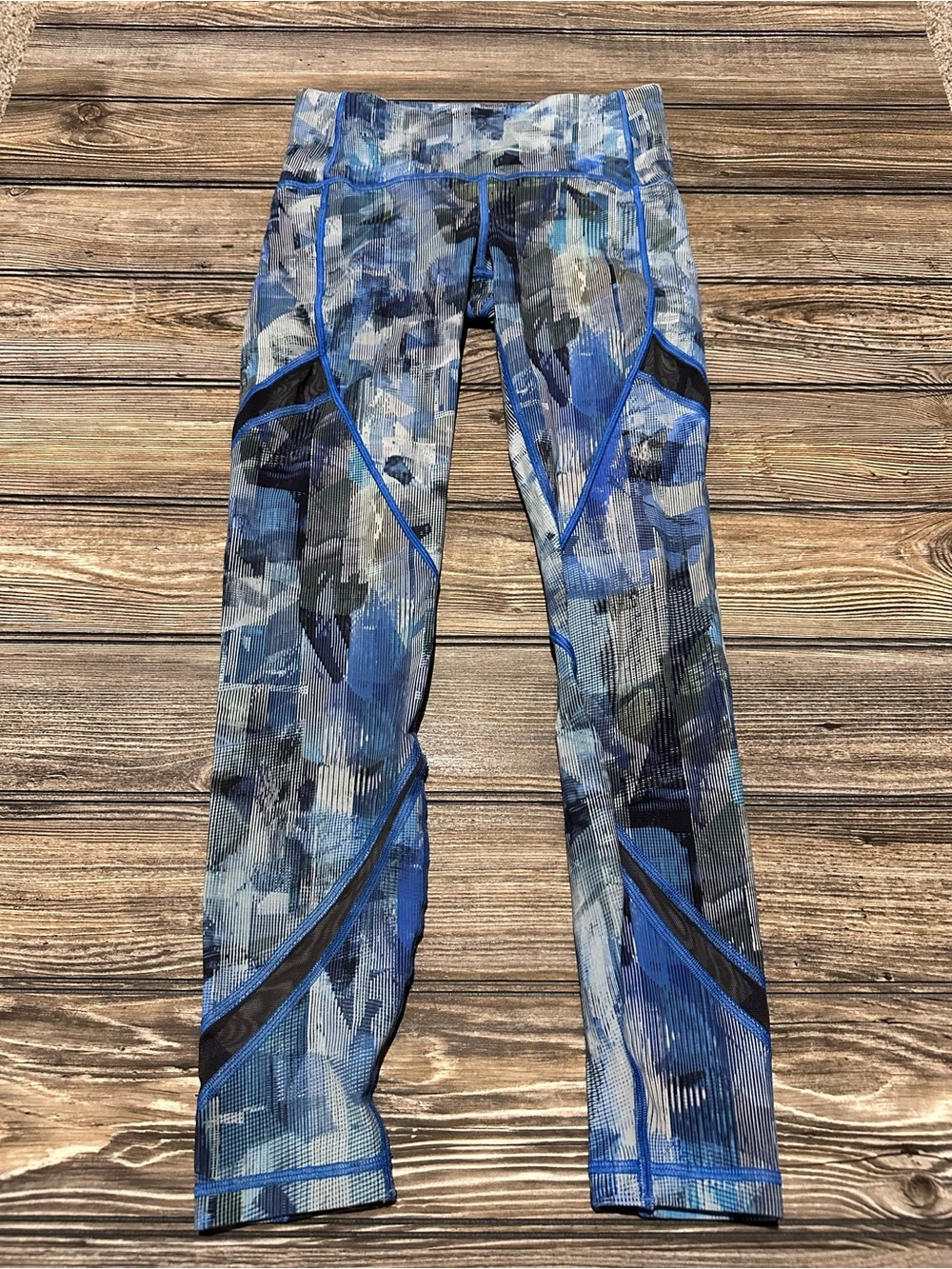 Blue Abstract-Print Women’s Performance leggings lululemon size 4 run small